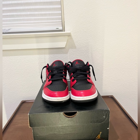 Jordan 1 low gym red size 5.5 Lightly worn. - Picture 6 of 6